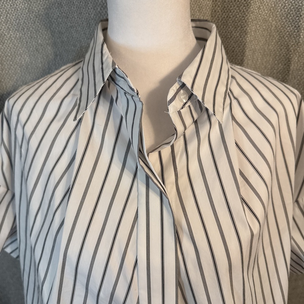 Elan Striped Crop Button Down Blouse Women's Size Medium Office Minimalist White - Picture 3 of 10